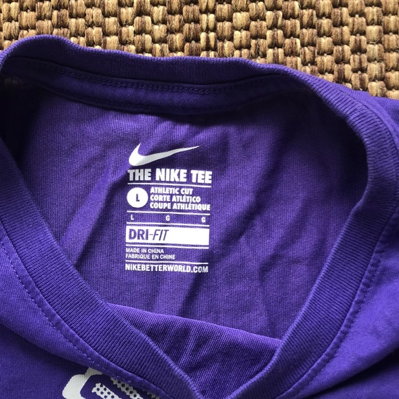 Nike Dri-Fit shirt - Picture 2 of 3